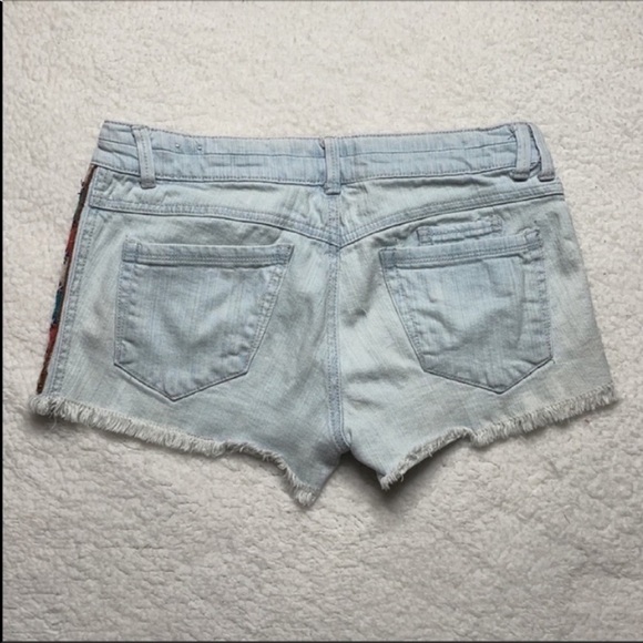 Denim jeans Aztec Print Jean Shorts Size 3 Jolt embroidered Size 3 - Picture 8 of 11